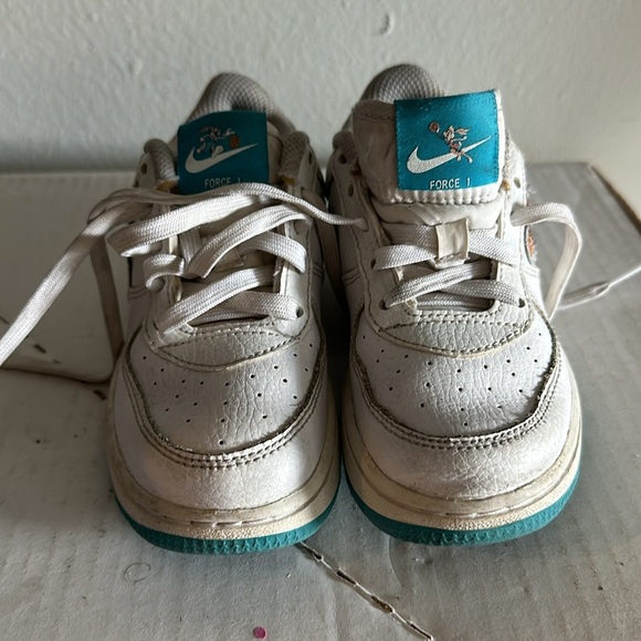 Kids size 10 Air Force hare - Picture 6 of 7